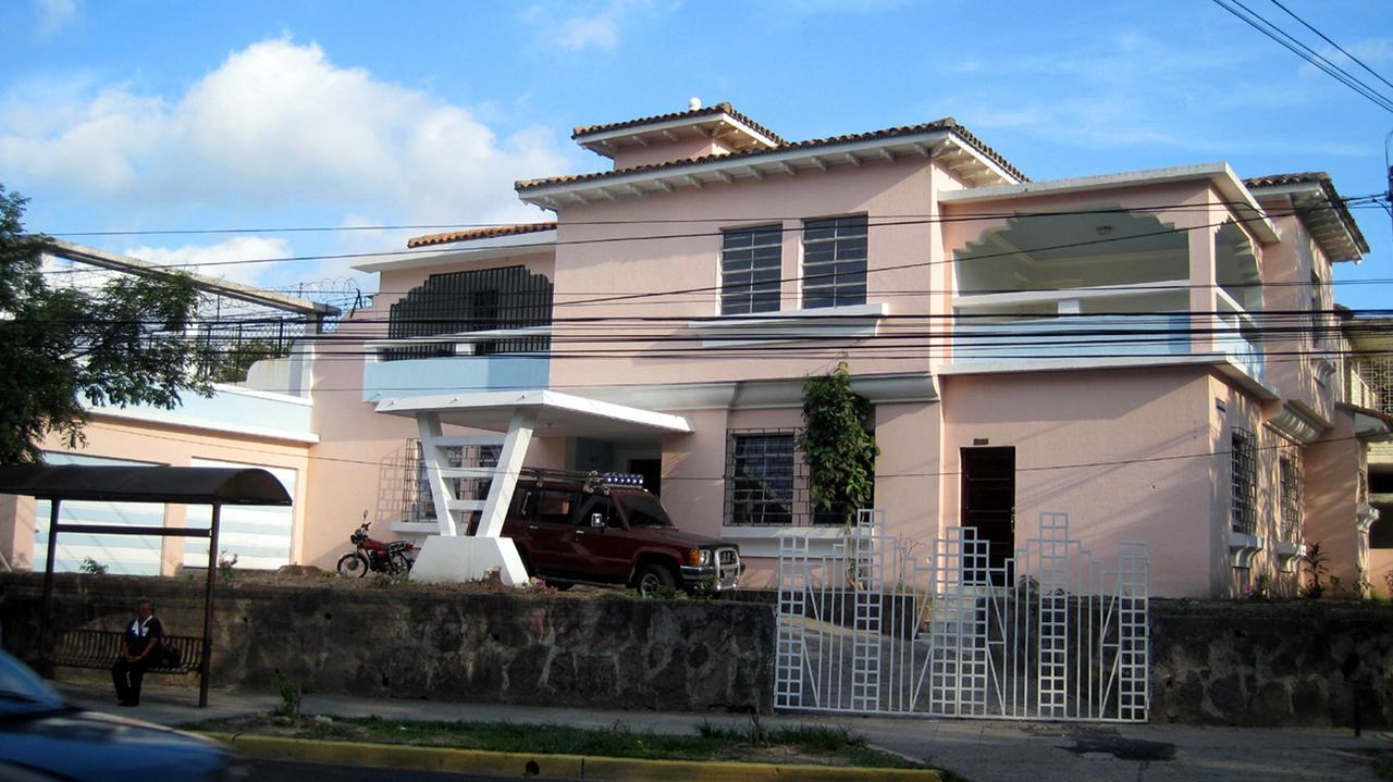 Hostal Cumbres Del Volcan Flor Blanca San Salvador Exterior photo